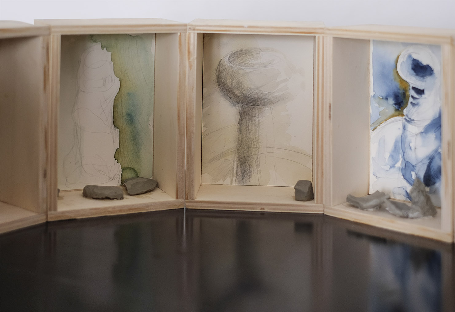 Installazione di Franco Nuti esposta alla mostra personale per lo Studio Poerio di Roma. Arte contemporanea, mostre